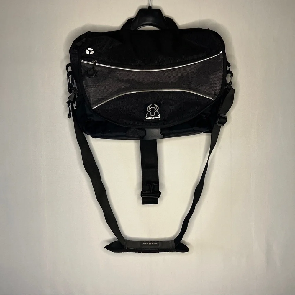 YAK PAC Messenger Crossbody Computer Bag Black Gray Many Pockets.